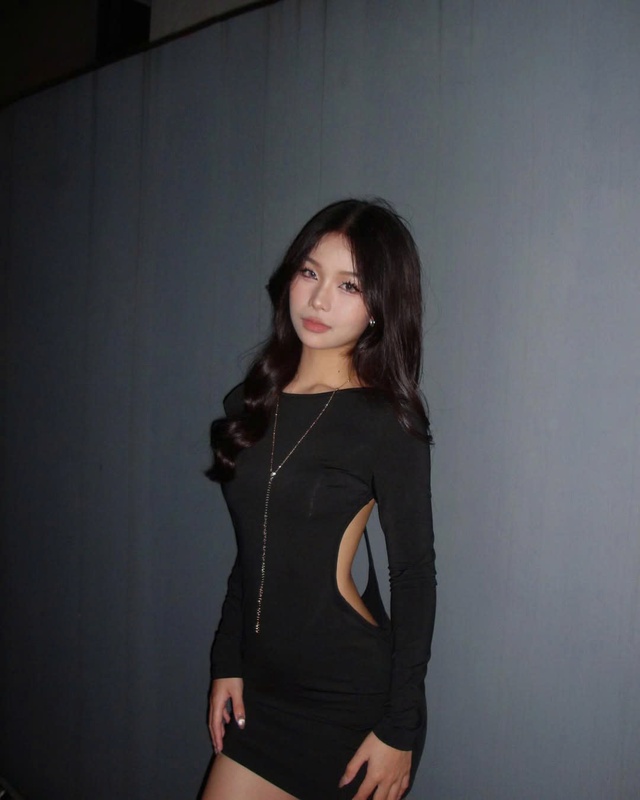 Đầm cut out khoe đường cong táo bạo cho nàng- Ảnh 5. Đầm cut out khoe đường cong táo bạo cho nàng- Ảnh 5.