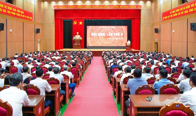 Đ&agrave; Nẵng l&yacute; giải nguy&ecirc;n nh&acirc;n khiến kinh tế chưa đạt 2 con số như kỳ vọng- Ảnh 2.