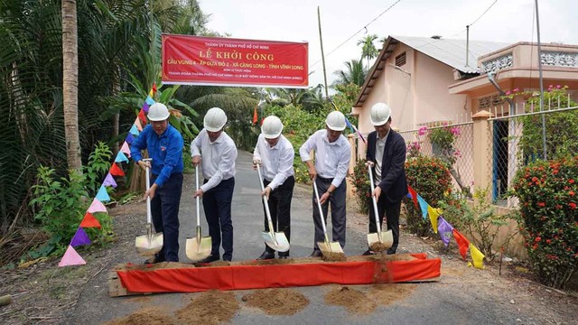 G&oacute;p phần tăng kết nối giao th&ocirc;ng, LG Electronics x&acirc;y cầu d&acirc;n sinh tại Vĩnh Long - Ảnh 1.