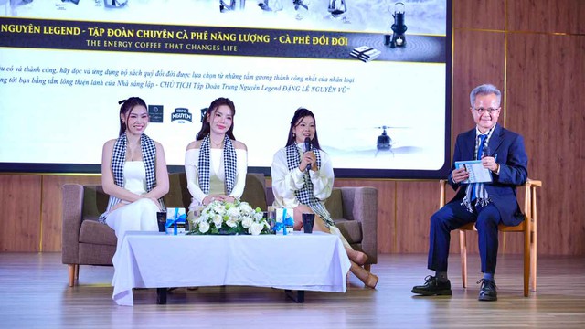 'Hành trình Từ Trái Tim' của Trung Nguyên Legend: Điều bất ngờ dành cho sinh viên TP.HCM - Ảnh 3.