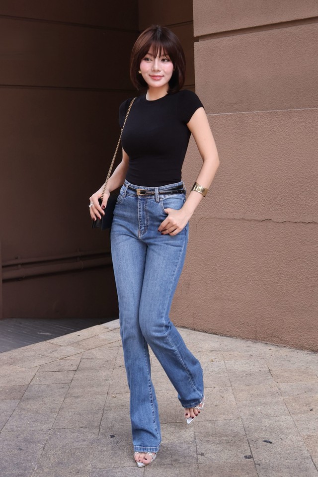 Chất liệu denim, kaki là cặp bài trùng 'bất bại' của thời trang đường phố- Ảnh 1. Chất liệu denim, kaki là cặp bài trùng 'bất bại' của thời trang đường phố- Ảnh 1.