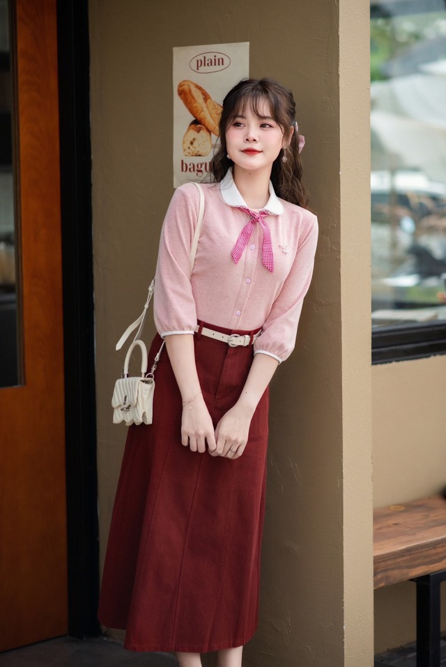 Chất liệu denim, kaki là cặp bài trùng 'bất bại' của thời trang đường phố- Ảnh 5. Chất liệu denim, kaki là cặp bài trùng 'bất bại' của thời trang đường phố- Ảnh 5.