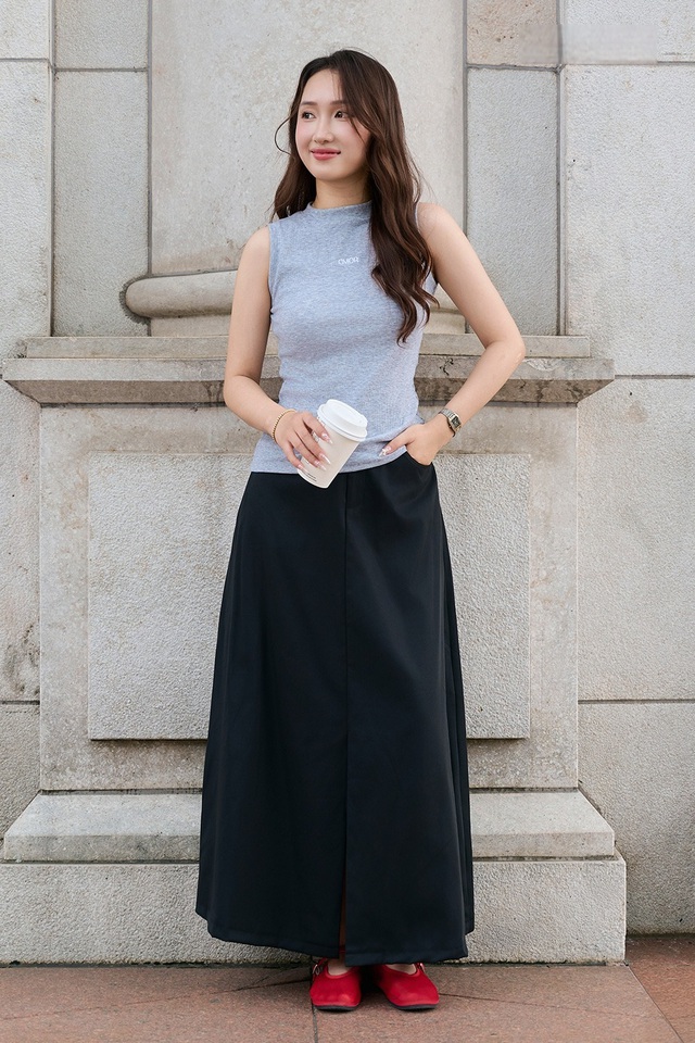 Chất liệu denim, kaki là cặp bài trùng 'bất bại' của thời trang đường phố- Ảnh 6. Chất liệu denim, kaki là cặp bài trùng 'bất bại' của thời trang đường phố- Ảnh 6.