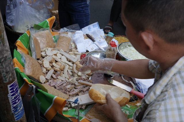 Tiệm b&aacute;nh m&igrave; n&agrave;o b&aacute;n chạy nhất tại Lễ hội B&aacute;nh m&igrave; Việt Nam?- Ảnh 2.