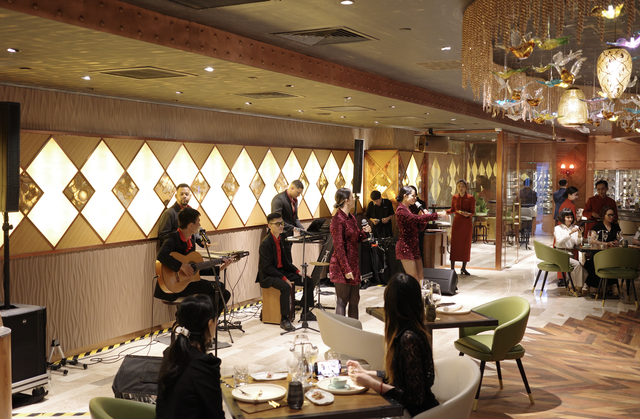 Nhà hàng Michelin của đầu bếp Luke Nguyễn lần đầu vào trung tâm thương mại - Ảnh 4.