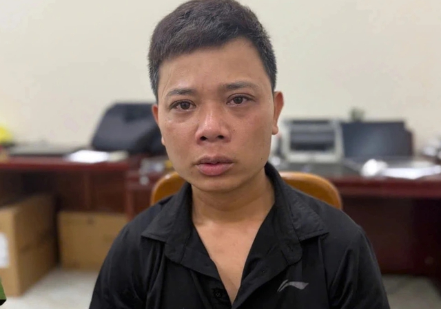 Thu&ecirc; taxi về qu&ecirc;, bắn chết t&agrave;i xế v&agrave; mẹ vợ, livestream khi bỏ trốn- Ảnh 1.