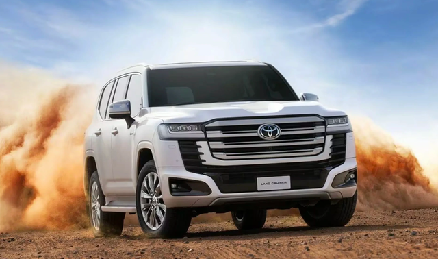 Toyota Land Cruiser 300 triệu hồi gần 700 xe vì lỗi phần mềm điều khiển hộp số - Ảnh 3. Toyota Land Cruiser 300 triệu hồi gần 700 xe vì lỗi phần mềm điều khiển hộp số - Ảnh 3.