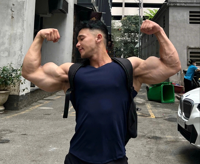 Ai cũng muốn gầy đi, riêng chàng trai 22 tuổi quyết tăng 40kg - Ảnh 3. Ai cũng muốn gầy đi, riêng chàng trai 22 tuổi quyết tăng 40kg - Ảnh 3.