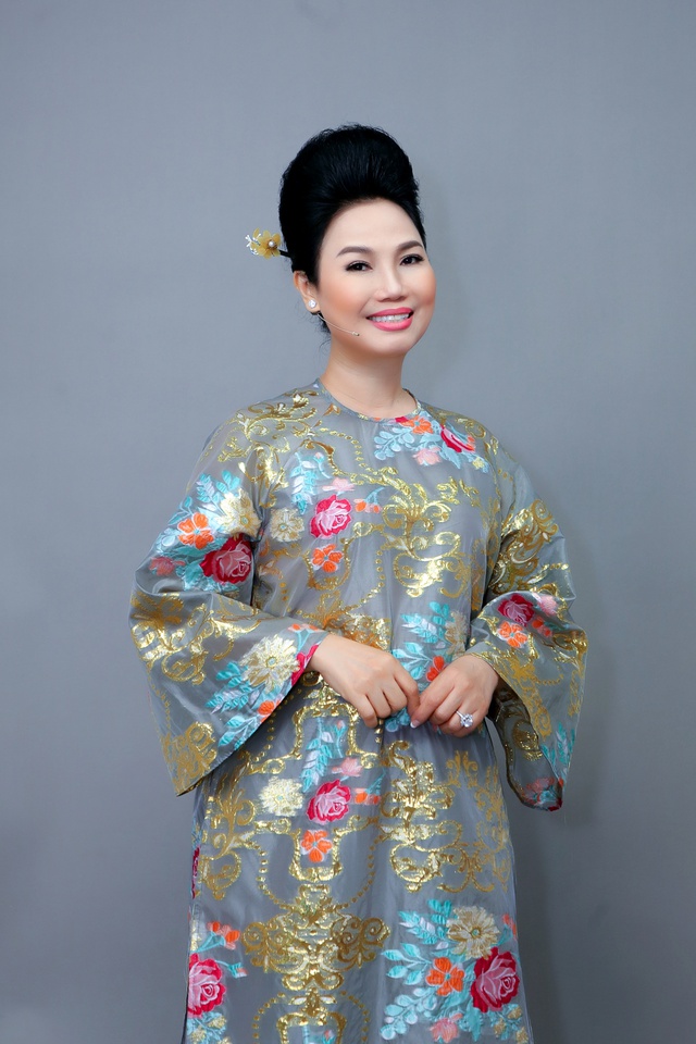 Nữ ca sĩ từng trốn nh&agrave; đi h&aacute;t, bỗng th&agrave;nh giọng ca đ&igrave;nh đ&aacute;m của 'Mưa bụi' - Ảnh 2.