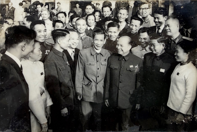 L&yacute; Hữu Tr&iacute;: H&agrave;nh tr&igrave;nh kh&aacute;ng chiến đầy dũng cảm của người Anh h&ugrave;ng Thời hoa lửa - Ảnh 1.