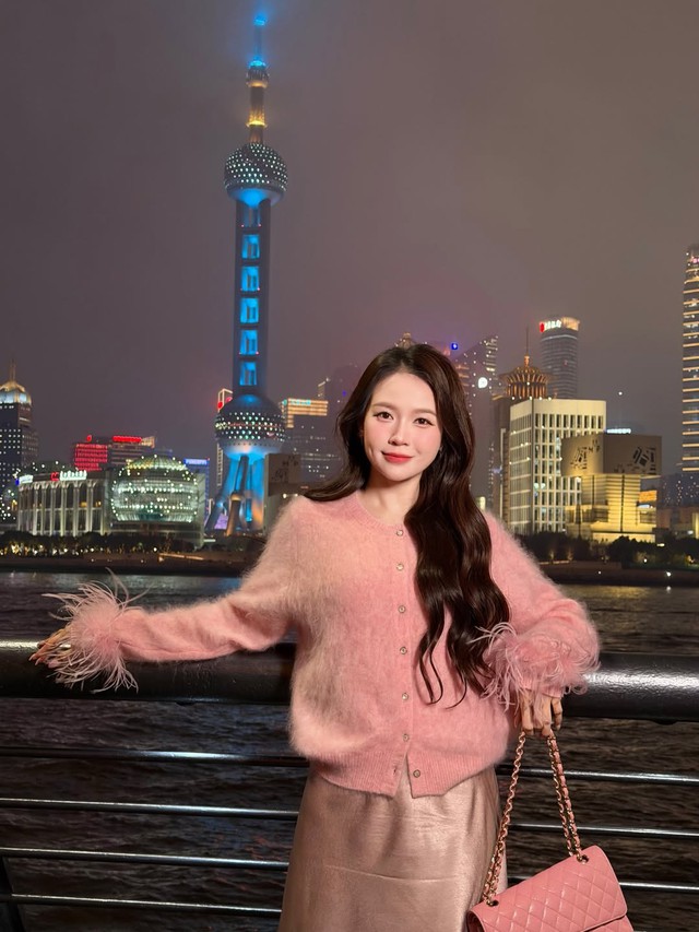 Phong cách mùa hè tươi tắn hơn với những món đồ màu hồng - Ảnh 7.