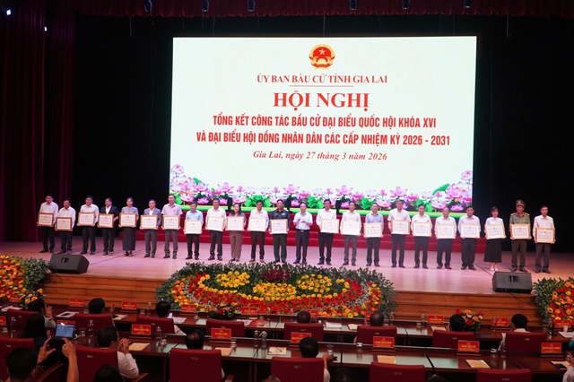 Gia Lai có hơn 2.000 khu vực bỏ phiếu đạt 100% cử tri đi bầu cử - Ảnh 2.