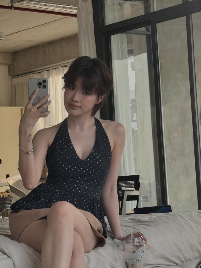 Điểm nhấn nhẹ nhàng từ họa tiết chấm bi duyên dáng- Ảnh 6. Điểm nhấn nhẹ nhàng từ họa tiết chấm bi duyên dáng- Ảnh 6.