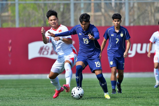 U.23 Triều Tiên chia điểm Trung Quốc, đẩy U.23 Việt Nam xuống vị trí cuối bảng: Thái Lan tạm tốp 1- Ảnh 2. U.23 Triều Tiên chia điểm Trung Quốc, đẩy U.23 Việt Nam xuống vị trí cuối bảng: Thái Lan tạm tốp 1- Ảnh 2.