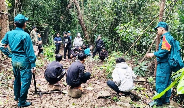 Đà Nẵng: Phát hiện 'công xưởng' khai thác vàng trái phép giữa rừng sâu Khe Ma- Ảnh 3. Đà Nẵng: Phát hiện 'công xưởng' khai thác vàng trái phép giữa rừng sâu Khe Ma- Ảnh 3.