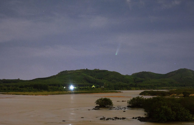 Sao chổi Phục Sinh đ&atilde; tới: Tối nay 28.3 người Việt quan s&aacute;t được kh&ocirc;ng? - Ảnh 2.