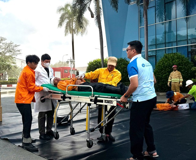 VWS diễn tập PCCC và cứu hộ cứu nạn quy mô lớn tại Đa Phước- Ảnh 3. VWS diễn tập PCCC và cứu hộ cứu nạn quy mô lớn tại Đa Phước- Ảnh 3.