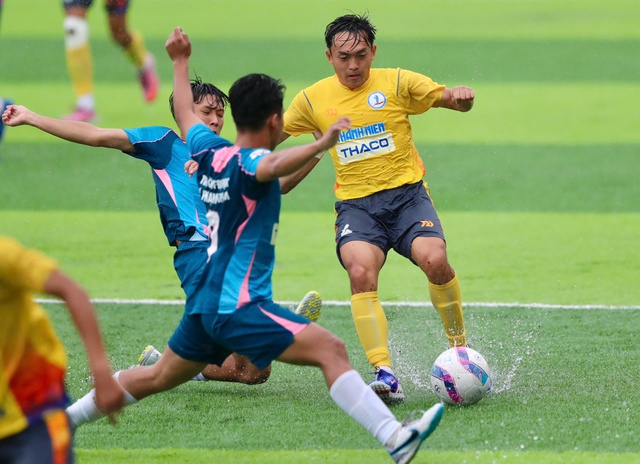 Ông Phạm Công Lộc dẫn dắt đội Trường ĐH Đồng Tháp thay HLV châu Âu- Ảnh 2. Ông Phạm Công Lộc dẫn dắt đội Trường ĐH Đồng Tháp thay HLV châu Âu- Ảnh 2.