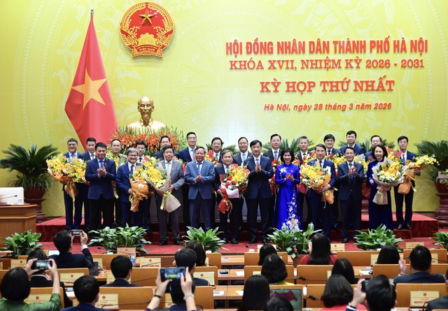 Chủ tịch Hà Nội: Phát triển sông Hồng thành trục chiến lược, tạo 'kỳ tích sông Hồng'- Ảnh 1. Chủ tịch Hà Nội: Phát triển sông Hồng thành trục chiến lược, tạo 'kỳ tích sông Hồng'- Ảnh 1.