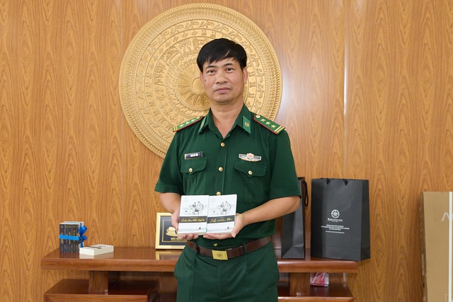 'Hành trình Từ Trái Tim' mang niềm vui đến chiến sĩ vùng biên giới - Ảnh 4.