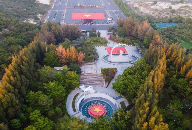 Lễ tưởng niệm Gạc Ma và lễ thượng cờ tại Khánh Hòa năm 2026 - Ảnh 1. Lễ tưởng niệm Gạc Ma và lễ thượng cờ tại Khánh Hòa năm 2026 - Ảnh 1.