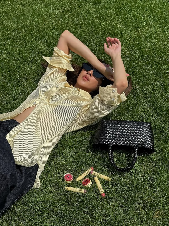 Thời trang du lịch mùa hè không thể thiếu túi cói- Ảnh 9. Thời trang du lịch mùa hè không thể thiếu túi cói- Ảnh 9.