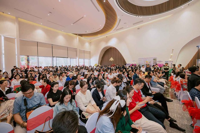 Phú Mỹ Hưng khai trương Trung tâm Nhà mẫu, sẵn sàng mở bán đợt 2 - Ảnh 1.