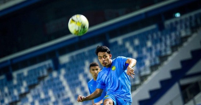 Cặp song sinh Lambert 'vũ kh&iacute; k&eacute;p' của Malaysia, đội tuyển Việt Nam phải đặc biệt đề ph&ograve;ng- Ảnh 2.