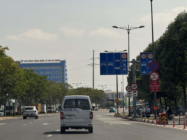 TPHCM kh&ocirc;ng cấm xe b&aacute;n tải nhưng t&agrave;i xế vẫn 'r&eacute;n' khi v&agrave;o nội đ&ocirc; - Ảnh 4.