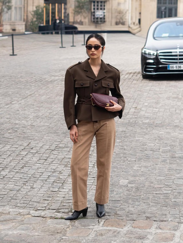 Mùa hè 2026 thanh lịch bắt đầu từ chiếc quần màu be- Ảnh 3. Mùa hè 2026 thanh lịch bắt đầu từ chiếc quần màu be- Ảnh 3.