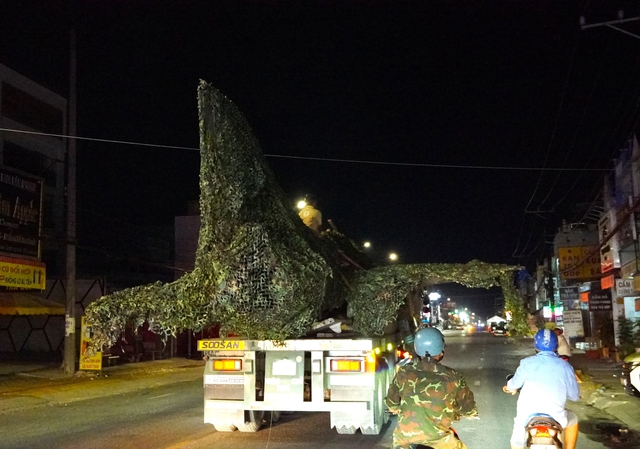 V&igrave; sao phải di dời m&aacute;y bay MiG-21 bị 'bỏ qu&ecirc;n' ở C&agrave; Mau v&agrave;o ban đ&ecirc;m?- Ảnh 4.