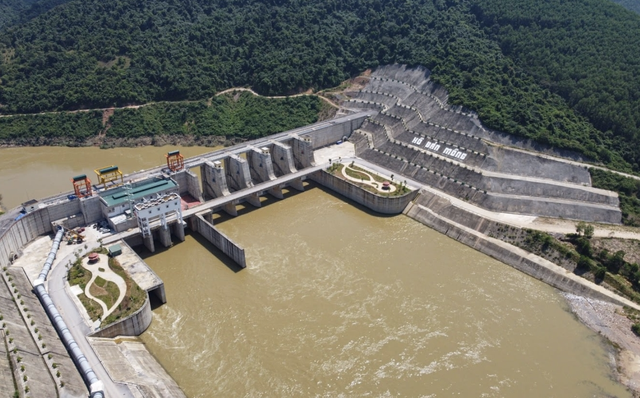 Gi&uacute;p doanh nghiệp tr&uacute;ng 1 g&oacute;i thầu, cựu thứ trưởng được 'cảm ơn' 4,45 tỉ đồng- Ảnh 2.