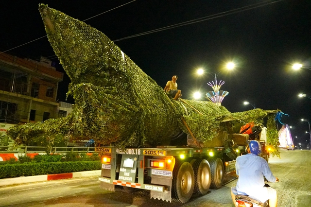 V&igrave; sao phải di dời m&aacute;y bay MiG-21 bị 'bỏ qu&ecirc;n' ở C&agrave; Mau v&agrave;o ban đ&ecirc;m?- Ảnh 1.