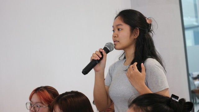 Tỏ ra ổn mỗi ngày, nhiều người trẻ lại thấy kiệt sức- Ảnh 1. Tỏ ra ổn mỗi ngày, nhiều người trẻ lại thấy kiệt sức- Ảnh 1.