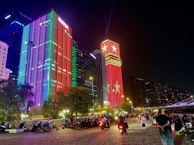 Một địa điểm ngắm &lsquo;view triệu đ&ocirc;&rsquo; mới giữa trung t&acirc;m th&agrave;nh phố thu h&uacute;t nhiều người - Ảnh 7.