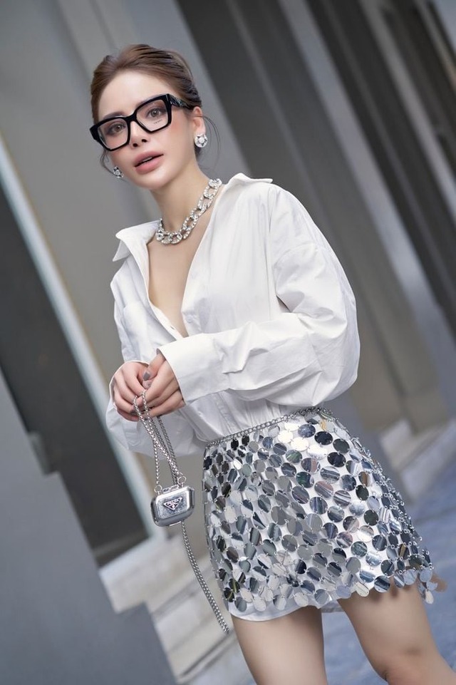 Trang phục ánh kim kiêu kỳ cho phong cách thời trang 24 / 7 đầy ấn tượng - Ảnh 3.