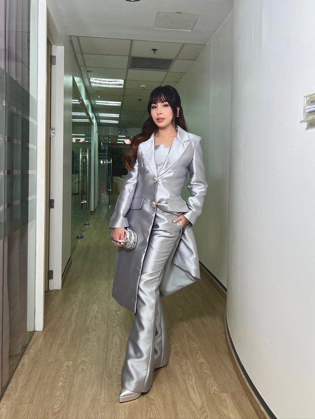 Trang phục ánh kim kiêu kỳ cho phong cách thời trang 24 / 7 đầy ấn tượng - Ảnh 7.