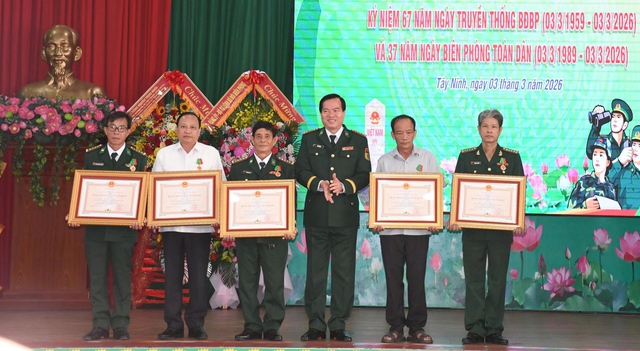 Sau s&aacute;p nhập, Bộ đội bi&ecirc;n ph&ograve;ng T&acirc;y Ninh bắt giữ 18 kg v&agrave;ng - Ảnh 3.