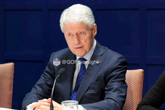 &Ocirc;ng Clinton n&oacute;i &ocirc;ng Trump kể từng c&oacute; 'thời gian tuyệt vời với tội phạm Epstein - Ảnh 1.