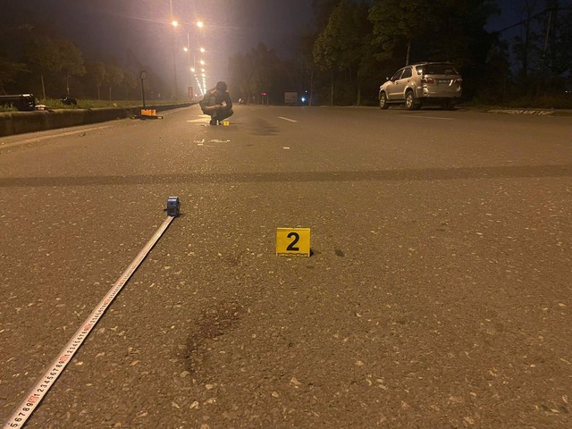 Nam thanh ni&ecirc;n ở Ph&uacute; Thọ bị chặn xe giữa đường, ch&eacute;m đứt l&igrave;a c&aacute;nh tay - Ảnh 2.