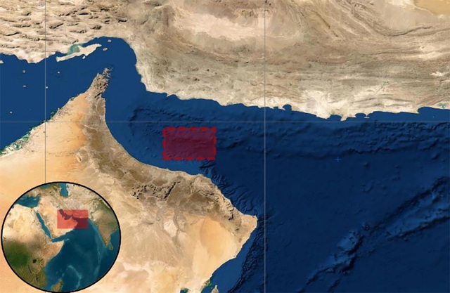 Xuồng tự sát Iran lần đầu đánh trúng mục tiêu trong xung đột Trung Đông - Ảnh 2.