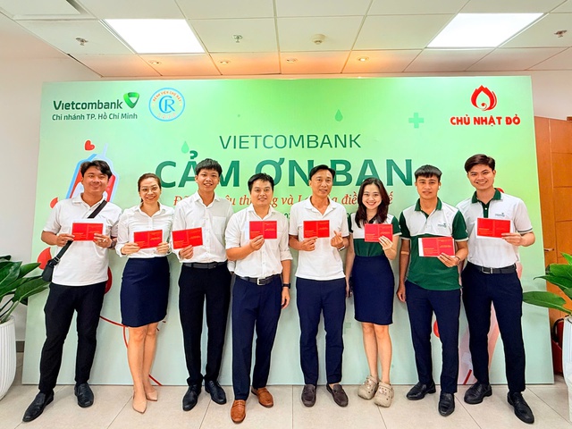 Vietcombank TP.HCM hiến tặng 222 đơn vị máu, lan tỏa tinh thần ‘Chủ Nhật Đỏ’ - Ảnh 2.