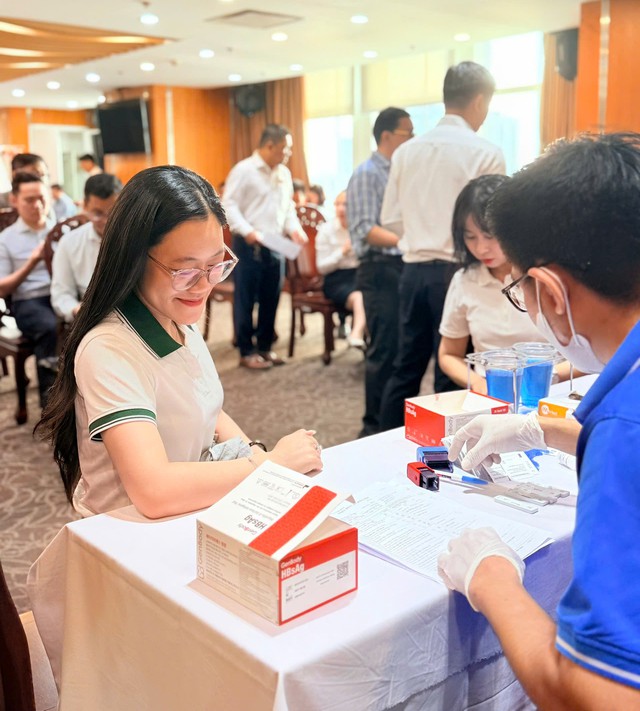 Vietcombank TP.HCM hiến tặng 222 đơn vị máu, lan tỏa tinh thần ‘Chủ Nhật Đỏ’ - Ảnh 4.