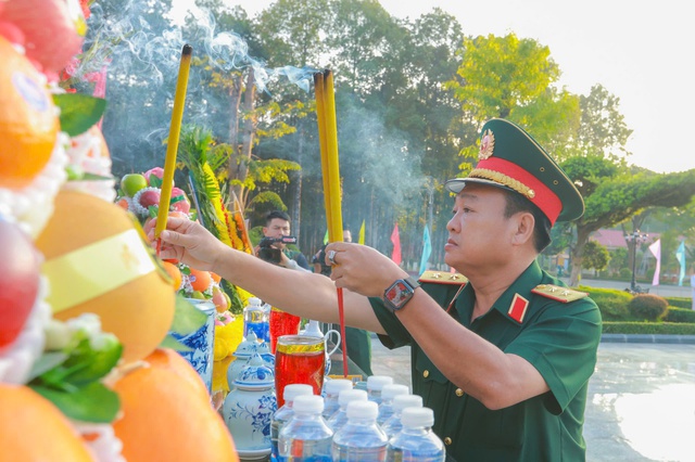 2.500 c&aacute;n bộ, chiến sĩ đồng diễn nghệ thuật ở Qu&acirc;n khu 7- Ảnh 3.