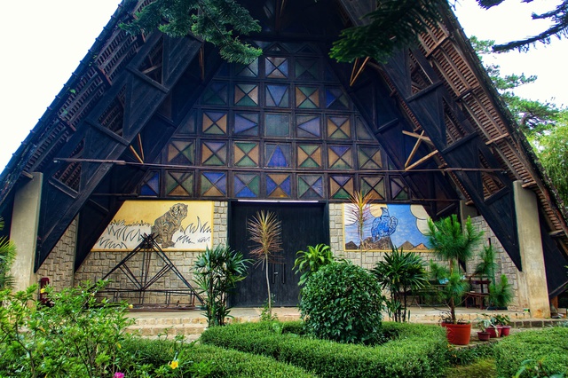 Nhà thờ Cam Ly - Khi Chúa và Yàng cùng chung một mái nhà- Ảnh 2. Nhà thờ Cam Ly - Khi Chúa và Yàng cùng chung một mái nhà- Ảnh 2.