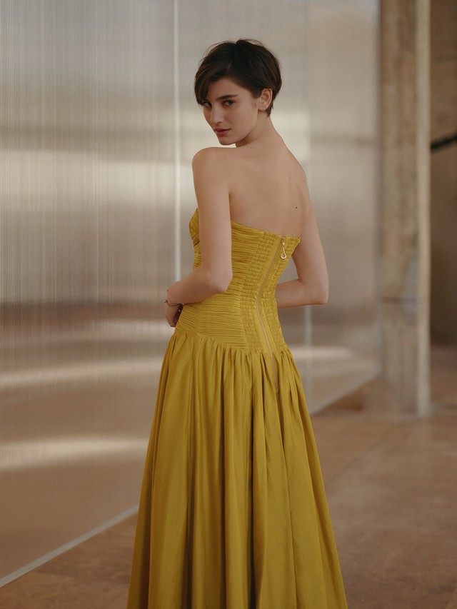 Váy hạ eo, nhân vật chính 'thầm lặng' của mùa này- Ảnh 3. Váy hạ eo, nhân vật chính 'thầm lặng' của mùa này- Ảnh 3.