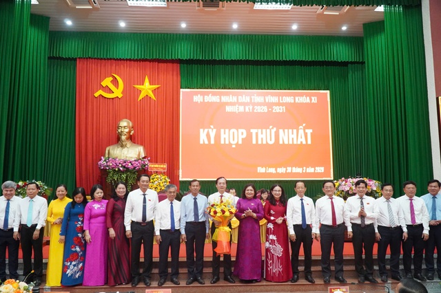 Hội đồng nhân dân tỉnh khóa XI bầu 2 chủ tịch HĐND và UBND tỉnh - Ảnh 5.
