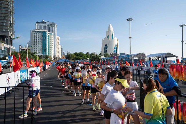 11 năm li&ecirc;n tiếp đồng h&agrave;nh c&ugrave;ng Tiền Phong Marathon 2026- Ảnh 2.