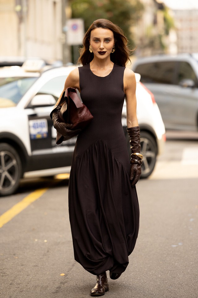 Váy hạ eo, nhân vật chính 'thầm lặng' của mùa này- Ảnh 6. Váy hạ eo, nhân vật chính 'thầm lặng' của mùa này- Ảnh 6.