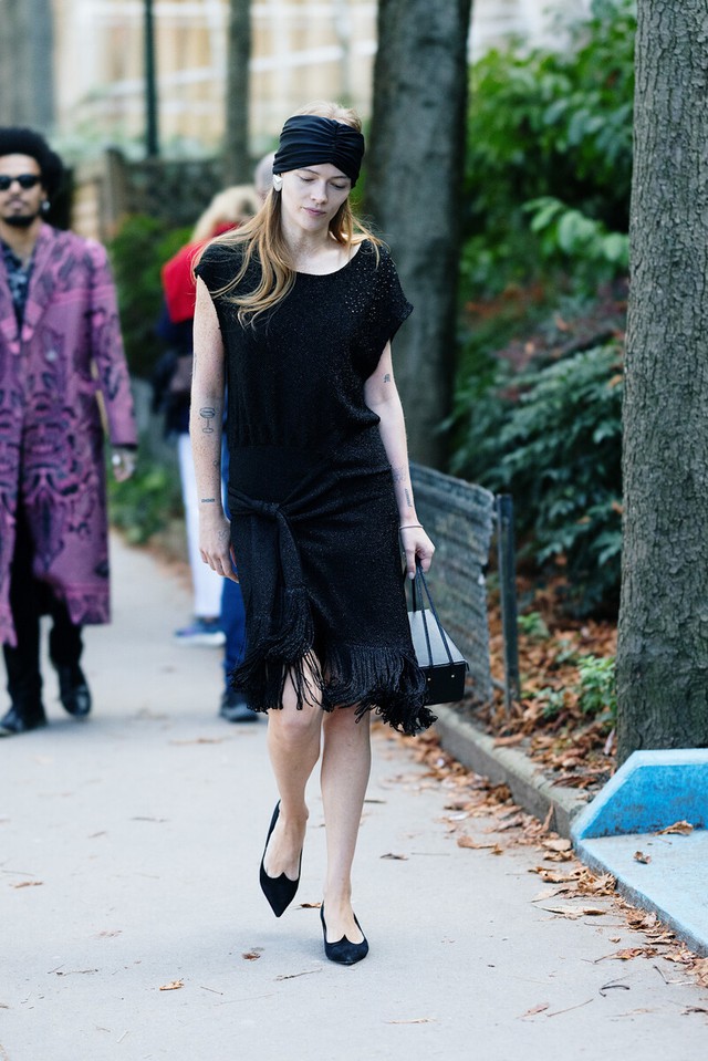 Váy hạ eo, nhân vật chính 'thầm lặng' của mùa này- Ảnh 4. Váy hạ eo, nhân vật chính 'thầm lặng' của mùa này- Ảnh 4.